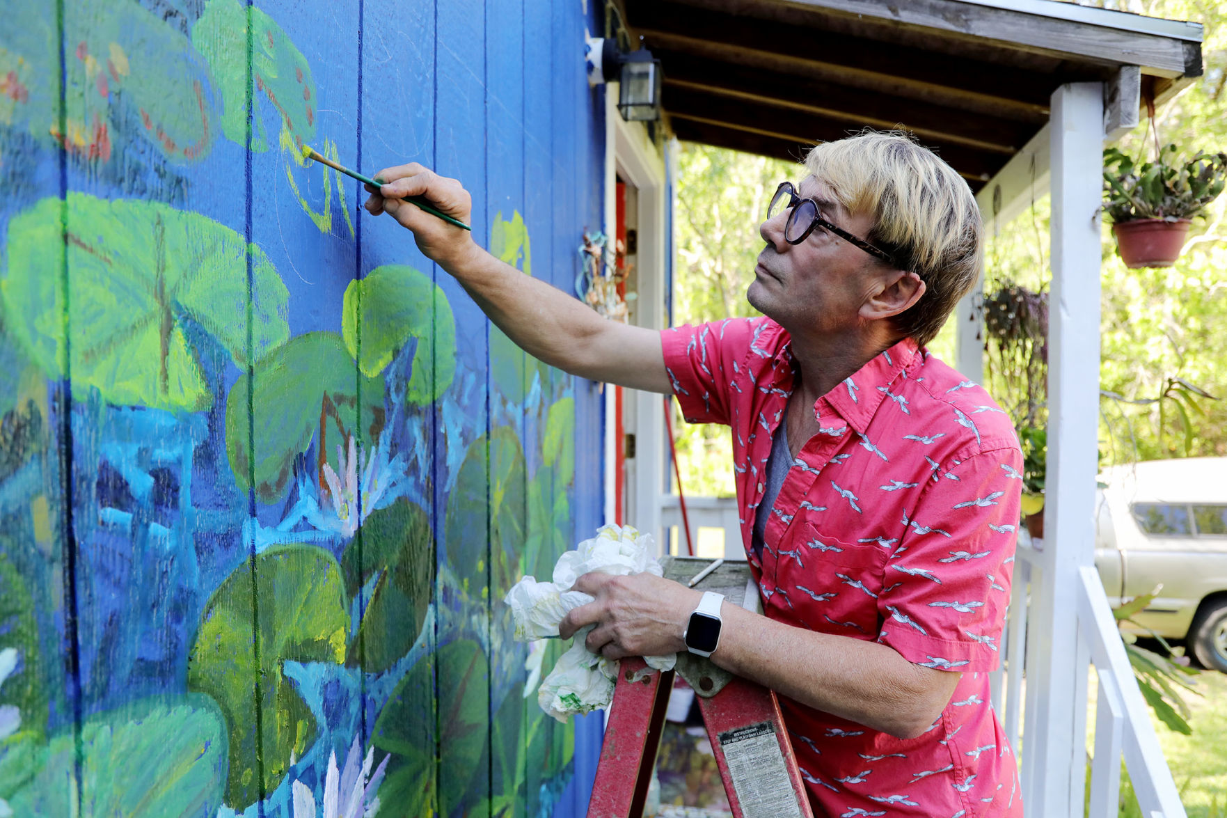Home becomes canvas to Mandeville artist during pandemic